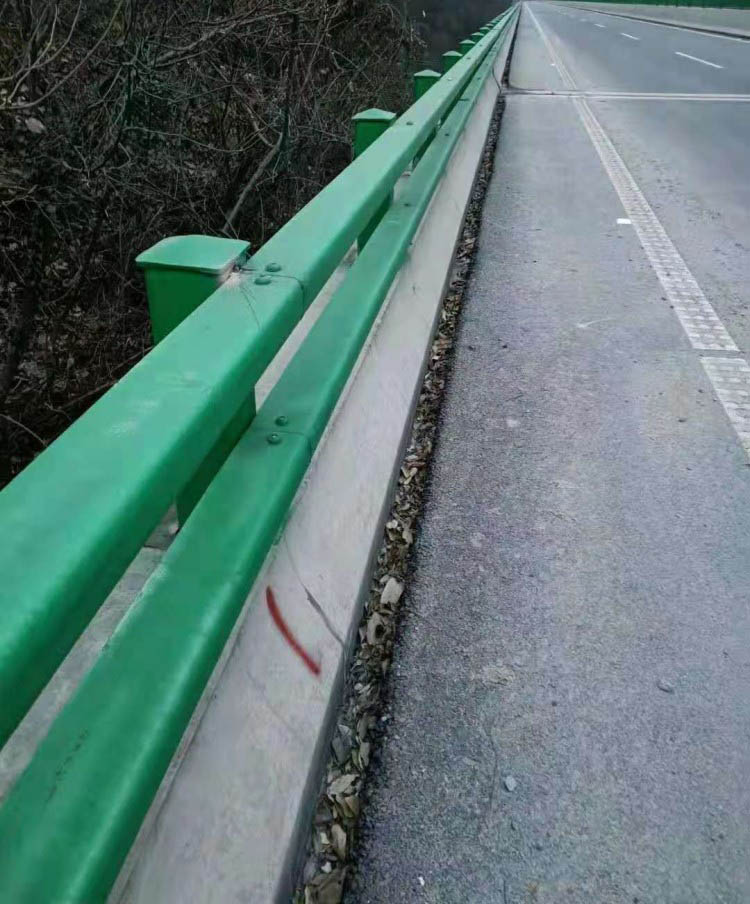 镀锌桥梁护栏来图设计